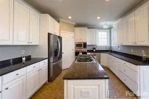 140 Hunters Hill Dr, Statesville, NC 28677 - Photo 11