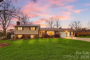 235 Havenhurst Rd, Hickory, NC 28601 - Photo 1