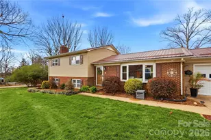 235 Havenhurst Rd, Hickory, NC 28601 - Photo 3