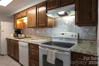 1645 Arlyn Circle #M, Charlotte, NC 28213 - Photo 11