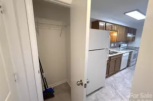 1645 Arlyn Cir, Charlotte, NC 28213 - Photo 11