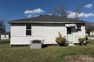 2355 Myrtle Ave, Gastonia, NC 28052 - Photo 3