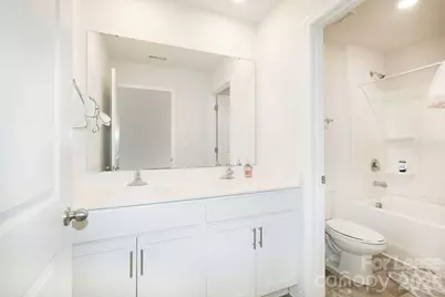 8140 Clairwood Drive, Charlotte, NC 28269 - Photo 17