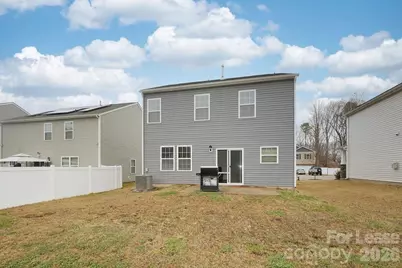 8140 Clairwood Drive, Charlotte, NC 28269 - Photo 23