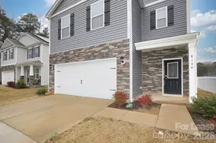8140 Clairwood Dr, Charlotte, NC 28269 - Photo 3