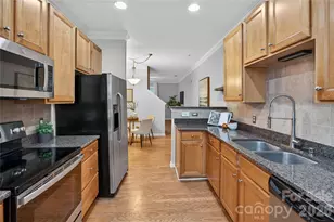 1508 Walnut View Dr, Charlotte, NC 28208 - Photo 9