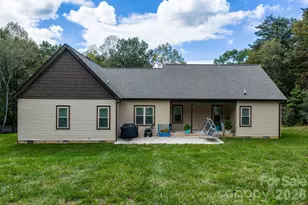 4850 Woodwinds Dr NE, Hickory, NC 28601 - Photo 9