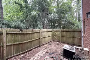 926 Hollywood St, Charlotte, NC 28211 - Photo 11