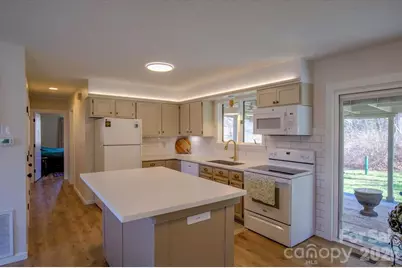 22 Stoney Nob Drive, Hendersonville, NC 28792 - Photo 11