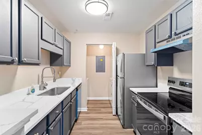 1134 Plaza Walk Drive, Charlotte, NC 28215 - Photo 9