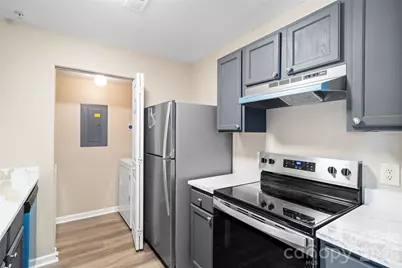 1134 Plaza Walk Drive, Charlotte, NC 28215 - Photo 11