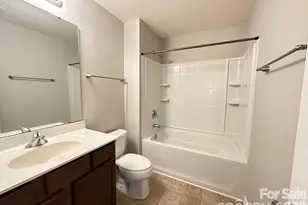 10383 Bunclody Dr, Charlotte, NC 28213 - Photo 9