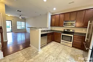 10383 Bunclody Dr, Charlotte, NC 28213 - Photo 3