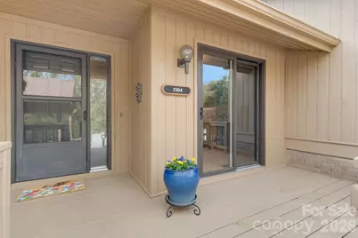 1104 Red Oak Drive, Hendersonville, NC 28791 - Photo 3