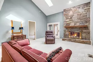 1104 Red Oak Dr, Hendersonville, NC 28791 - Photo 13