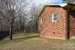 5285 E Holly Grove Rd, Thomasville, NC 27360 - Photo 9