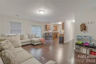 223 Stockbridge Dr, Spartanburg, SC 29301 - Photo 9