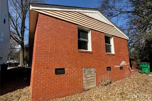 1920 Irma St, Charlotte, NC 28216 - Photo 5