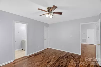 7015 Hunters Glen Drive, Charlotte, NC 28214 - Photo 13