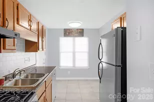 7015 Hunters Glen Dr, Charlotte, NC 28214 - Photo 9