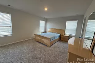 1070 Plumcrest Dr, Charlotte, NC 28216 - Photo 9