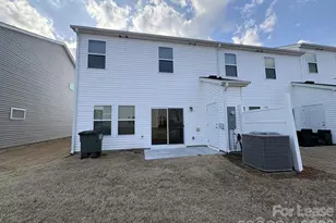 1070 Plumcrest Dr, Charlotte, NC 28216 - Photo 17