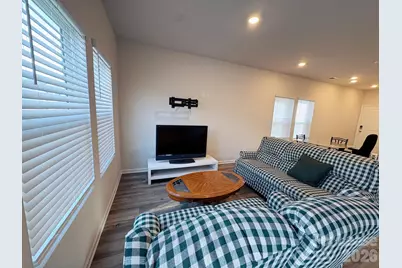 1070 Plumcrest Drive, Charlotte, NC 28216 - Photo 7