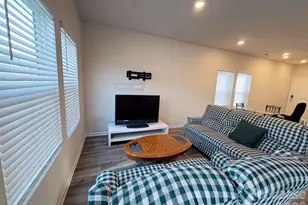 1070 Plumcrest Dr, Charlotte, NC 28216 - Photo 7