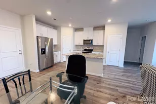 1070 Plumcrest Dr, Charlotte, NC 28216 - Photo 5