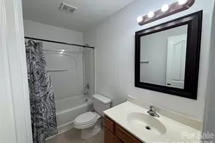 1701 Wilburn Park Ln, Charlotte, NC 28269 - Photo 33