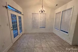 1701 Wilburn Park Ln, Charlotte, NC 28269 - Photo 13