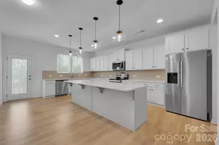 1112 Overland Dr, Dallas, NC 28034 - Photo 5