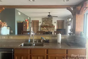 300 Creekside Wy, Burnsville, NC 28714 - Photo 3