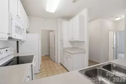 16742 Amberside Road E, Cornelius, NC 28031 - Photo 5