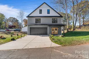 908 30th Ave Dr NW, Hickory, NC 28601 - Photo 1