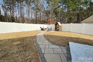 7422 Larwill Ln, Charlotte, NC 28216 - Photo 19