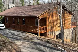 3840 Cherry Grove Dr, Hickory, NC 28602 - Photo 1