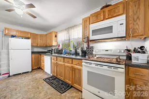 1574 Fred Watson Pl, Lenoir, NC 28645 - Photo 9