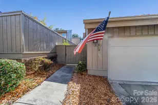 5136 Dunes Ct, Charlotte, NC 28226 - Photo 3