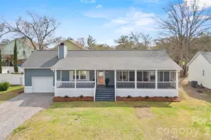 322 NE 57th Street NE, Oak Island, NC 28465 - Photo 5