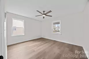 322 NE 57th Street NE, Oak Island, NC 28465 - Photo 31