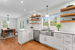 2024 Brandon Cir, Charlotte, NC 28211 - Photo 3