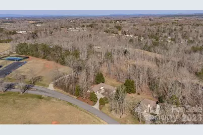 3975 Plantation Drive, Morganton, NC 28655 - Photo 9