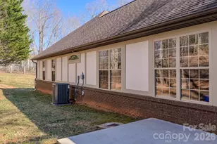 3975 Plantation Dr, Morganton, NC 28655 - Photo 5