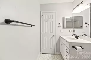 6041 Crape Myrtle Ln, Charlotte, NC 28216 - Photo 29