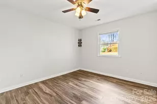 6041 Crape Myrtle Ln, Charlotte, NC 28216 - Photo 21