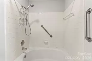 6041 Crape Myrtle Ln, Charlotte, NC 28216 - Photo 23