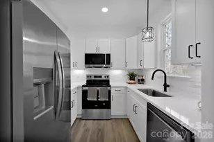 8131 Kings Creek Dr, Charlotte, NC 28273 - Photo 13