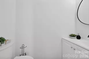 8131 Kings Creek Dr, Charlotte, NC 28273 - Photo 19