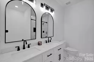 8131 Kings Creek Dr, Charlotte, NC 28273 - Photo 11